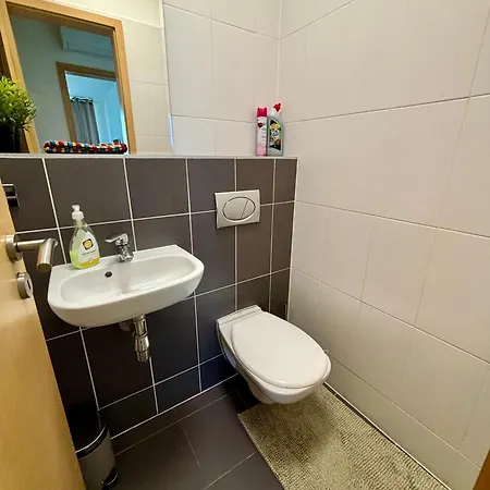 Three Towers With Beautiful View And Parking! Appartamento *