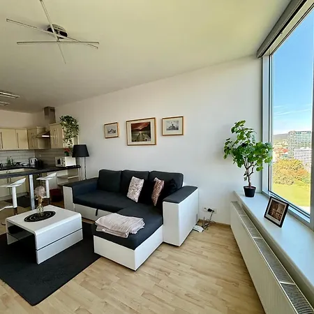Three Towers With Beautiful View And Parking! Pressburg