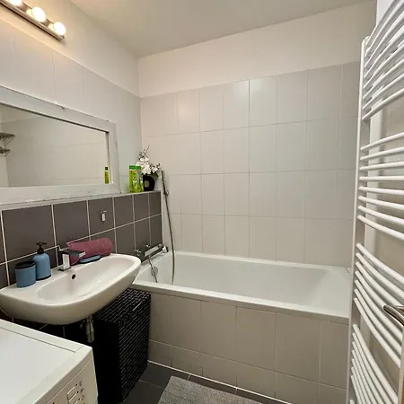 Lejlighed Three Towers With Beautiful View And Parking! Bratislava