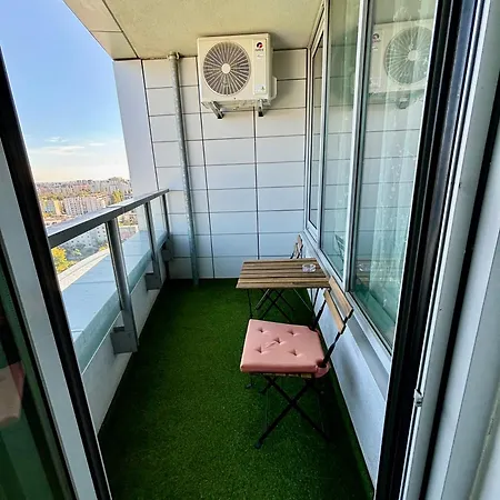 Three Towers With Beautiful View And Parking! *